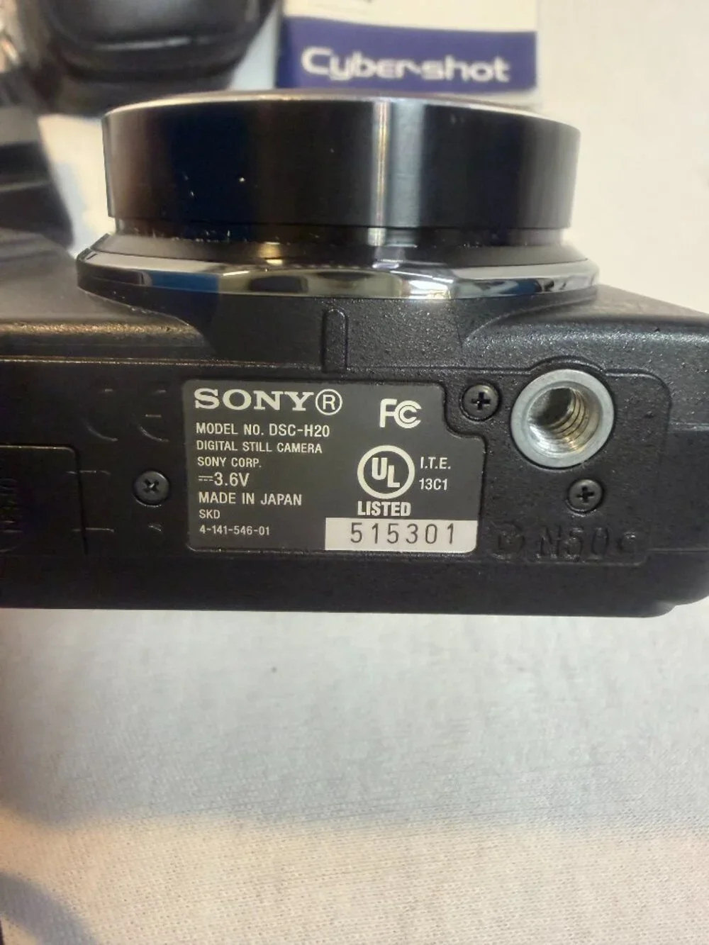 Sony Cyber-shot DSC-H20 Digital Camera Black 10.1MP 10x Zoom Bundle Case Memory